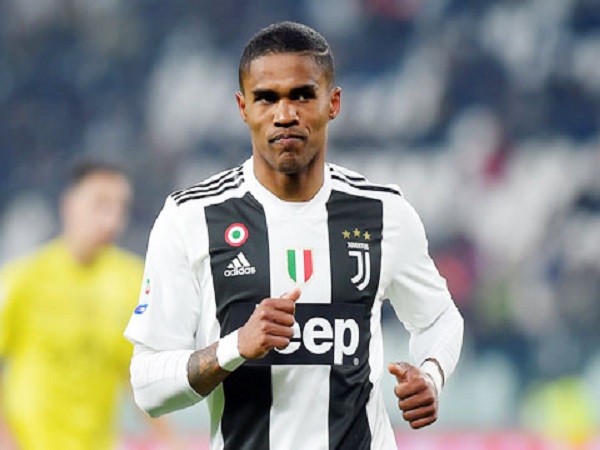 Sarri đau đầu vì chấn thương của Douglas Costa